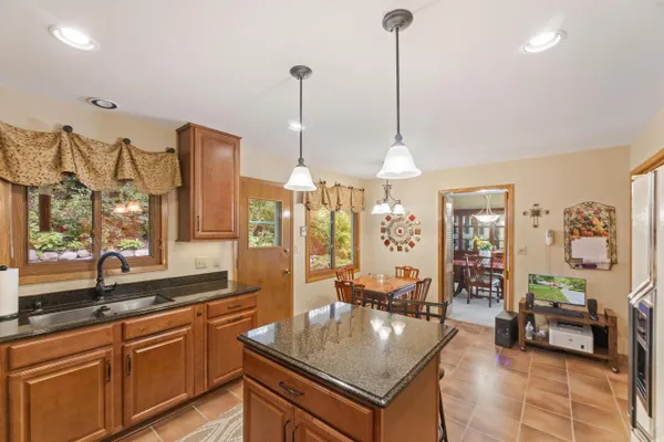 904 LYNNE CT