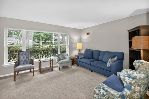 11605 W MOUNT VERNON AVE
