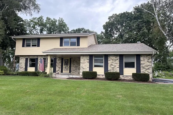 W275 N4880 S COURTLAND CIR