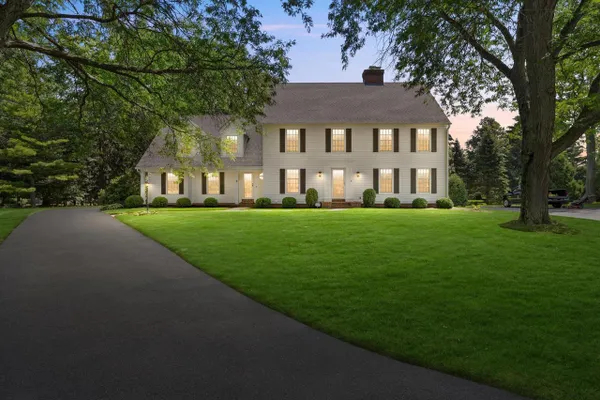 11 REDWOOD CT