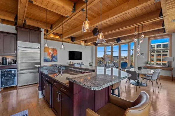 541 E ERIE ST 302-2