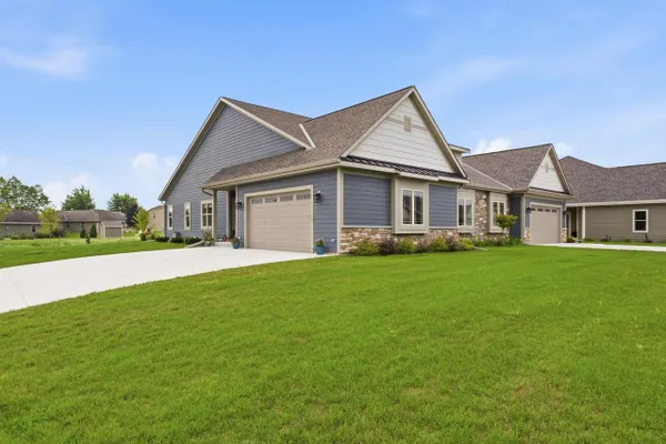 627 LAMBERT CT