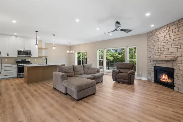 W332N4518 GRACE CT
