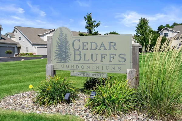 572 CEDAR BLUFFS WAY