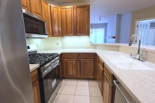 360 W WASHINGTON AVE 215