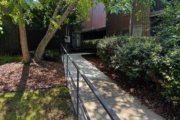 3120 CREEK VIEW DR 1