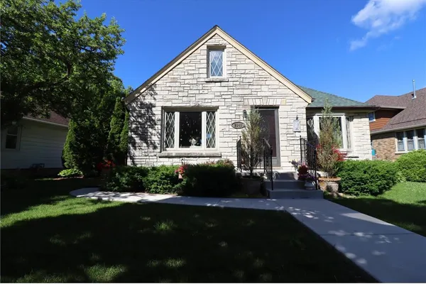2141 S LIVINGSTON TER