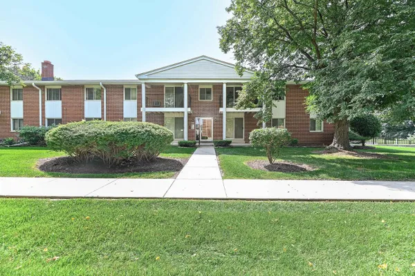 6183 W HOWARD AVE 9