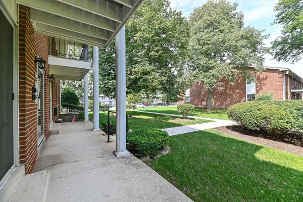 6183 W HOWARD AVE 9