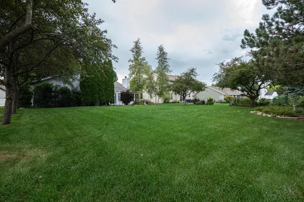 2405 N UNIVERSITY DR