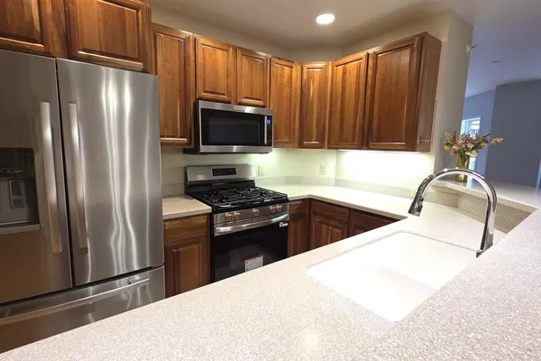 360 W WASHINGTON AVE 215