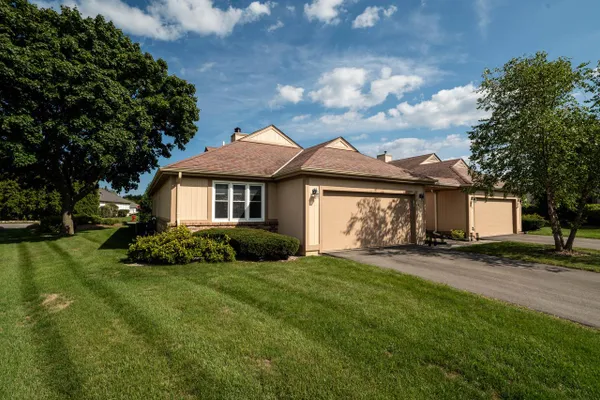 627 W ASPENWOOD CT