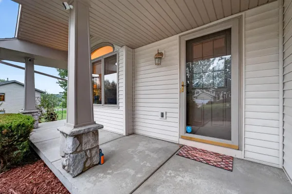 5904 RED OAK TRL