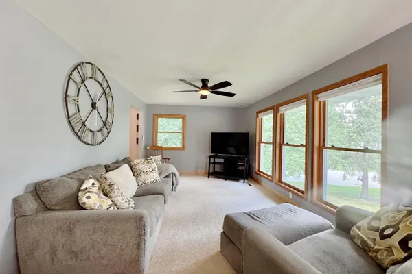 100 CANTERBURY CT