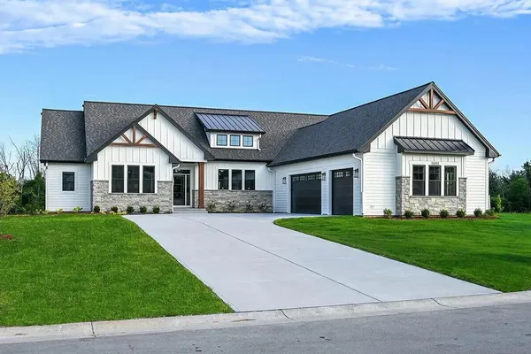 9401 W HUNTINGTON DR