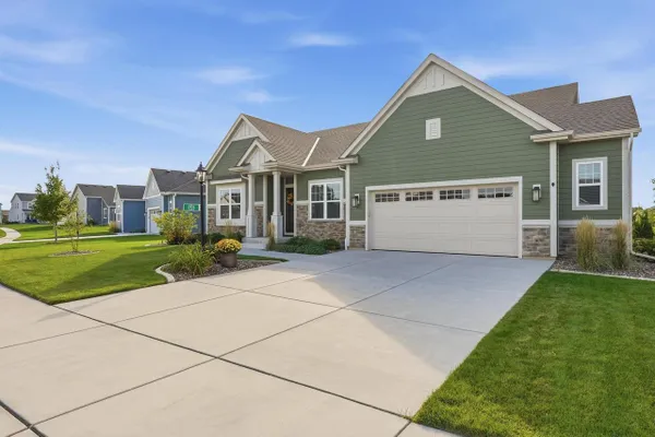 2935 YAHARA DR