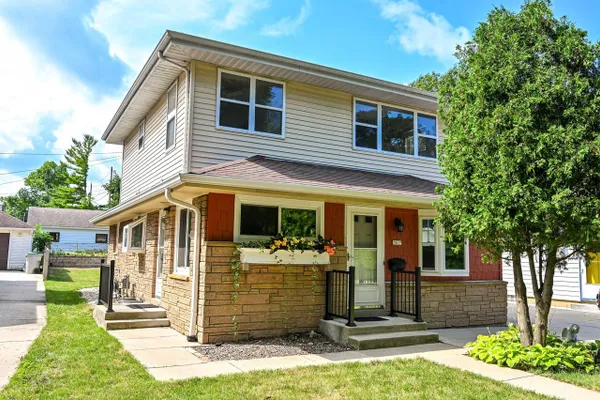 7817 W MT VERNON AVE