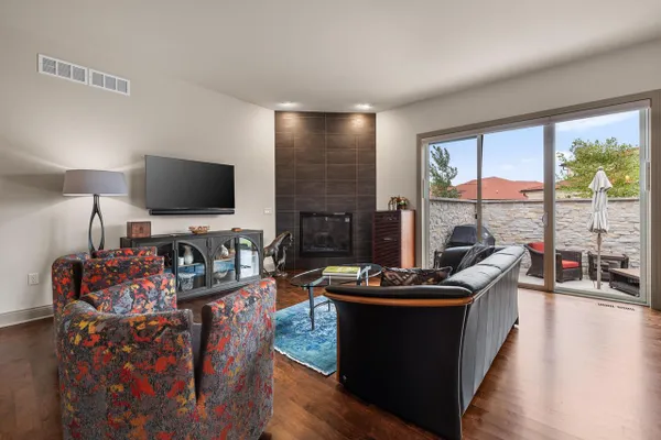 1611 VICO PASS 22