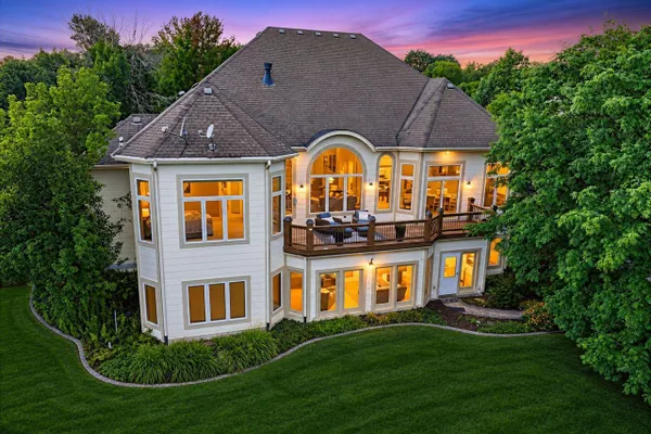 W213N5230 GOLFVIEW DR