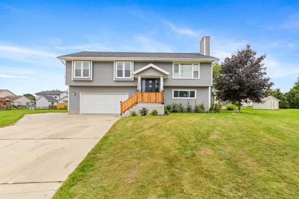 1096 E LIBBY CT