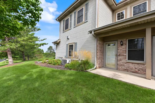 N55W17156 RAVENWOOD DR 19156