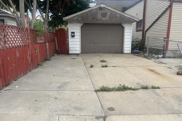 1023 W GREENFIELD AVE