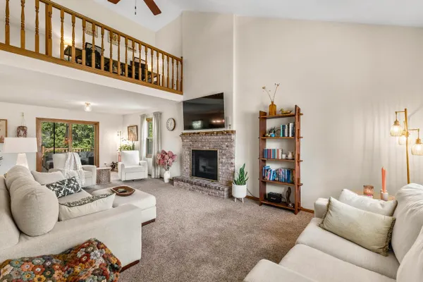 1566 BRIARWOOD LN