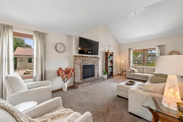 1566 BRIARWOOD LN