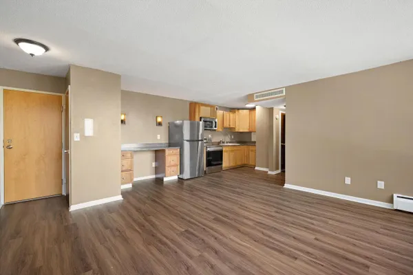 1409 N PROSPECT AVE 302