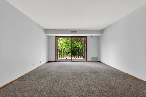 7234 N GREEN BAY AVE 208