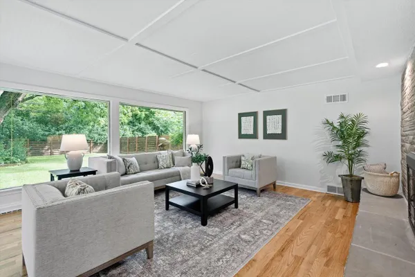 9210 N PELHAM PKWY