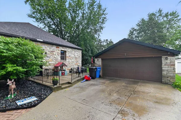 4347 WINDSOR RD