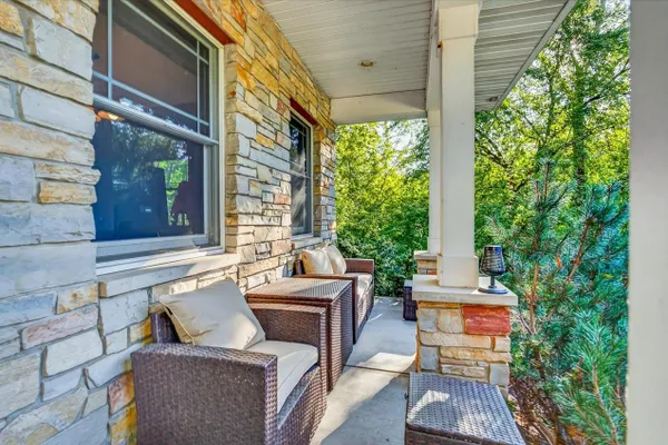 1018 TAMARACK WAY