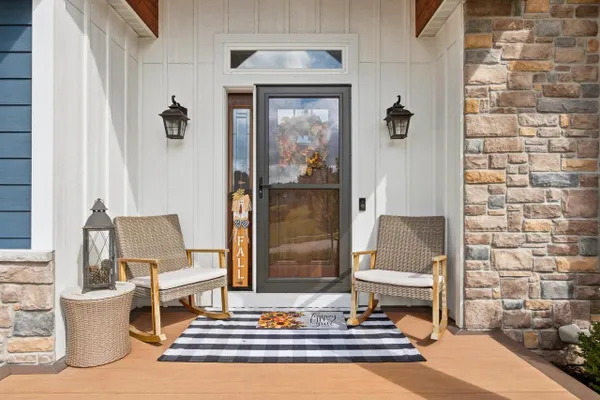 3318 HEARTLAKE CIR