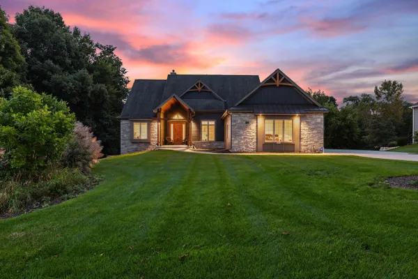 18425 PATTI LN