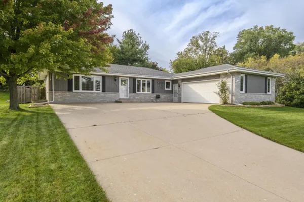 414 WHIPPLE TREE LN