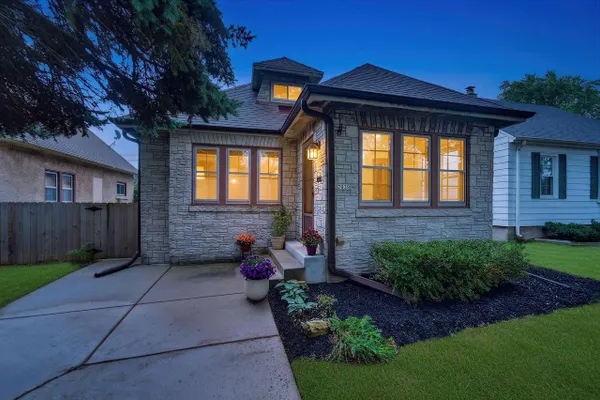7039 W STUTH PL