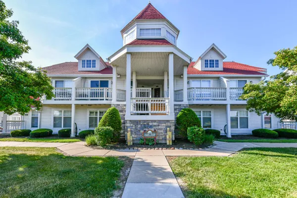 2226 LANDINGS LN