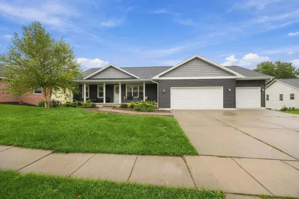 444 FAIRFIELD CIR