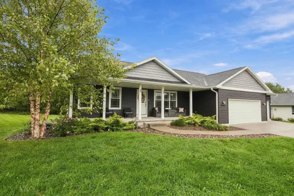 444 FAIRFIELD CIR