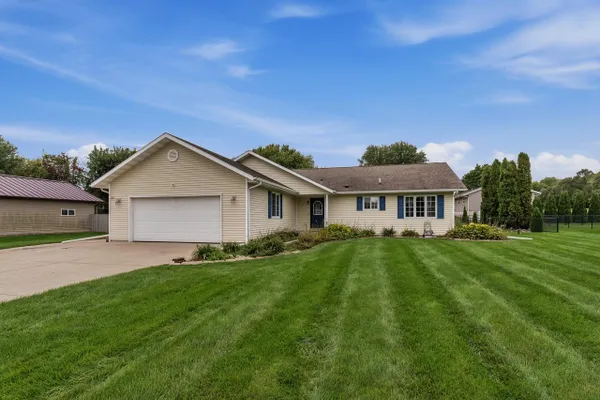 N4445 HICKORY RD