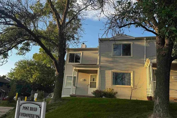 2208 POST RD 2208