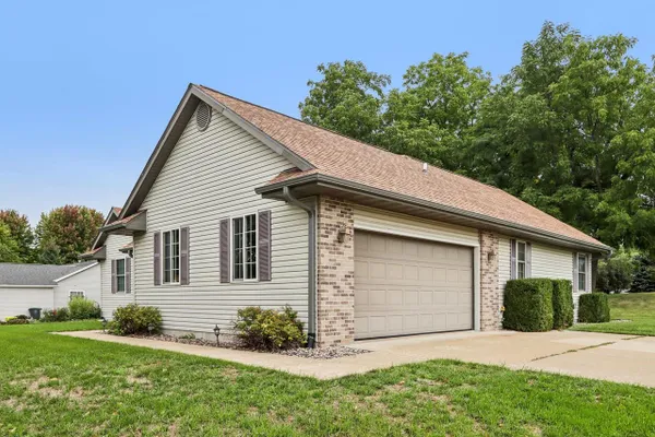 1110 GRUENNERT CT