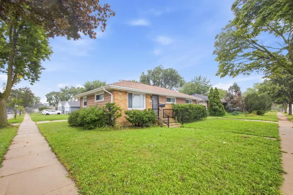 10325 W SILVER SPRING DR