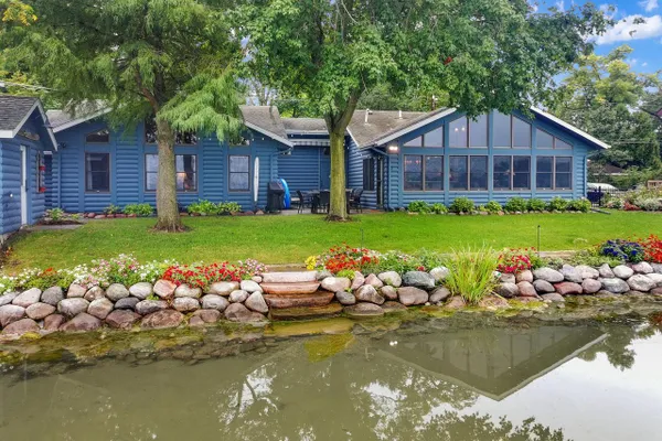 264 W PARK DR