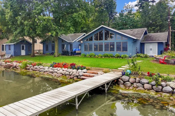 264 W PARK DR