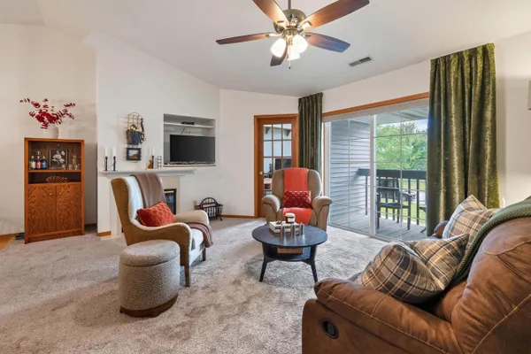 401 W ASPEN DR 1