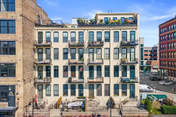 205 N WATER ST 305