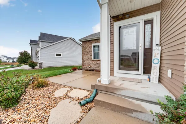 517 DRAGON WILLOW LN