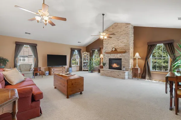 1122 N SUNNYSLOPE DR 203